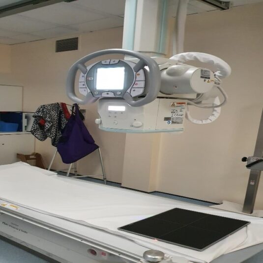 x-ray machine with bed