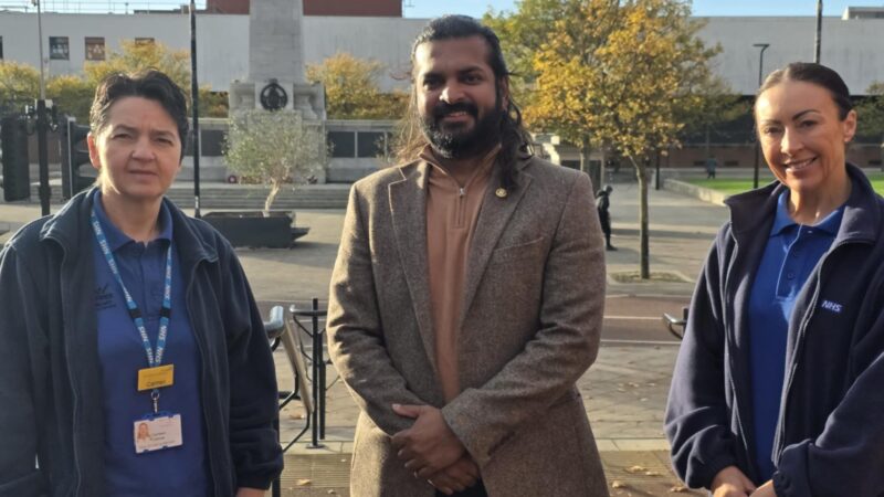 stop-smoking-advisor-carmen-carcea-councillor-aaron-roy-vice-chair-adult-services-and-public-health-committee-and-stop-smoking-advisor-leanne-watson